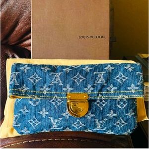 💙🤍💙 LV denim pochette clutch💙🤍💙